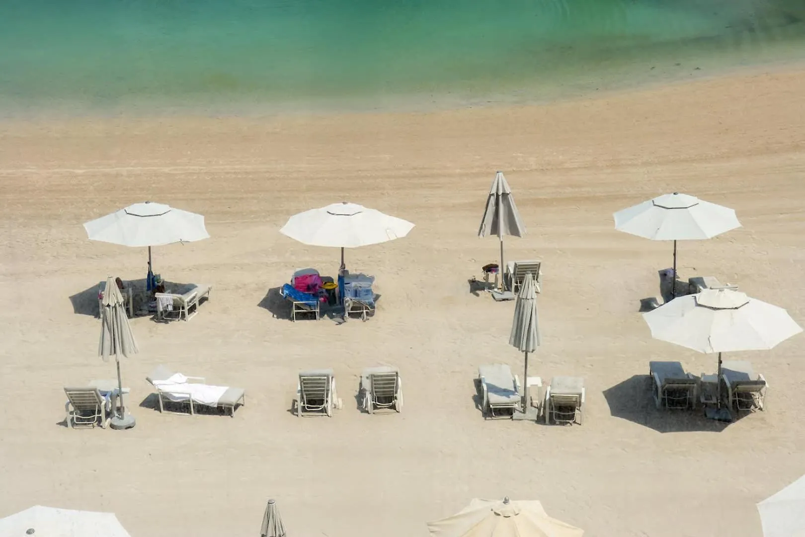 Apartment Livbnb - Chic 1Br, Beachfront & Marina Views Dubai
