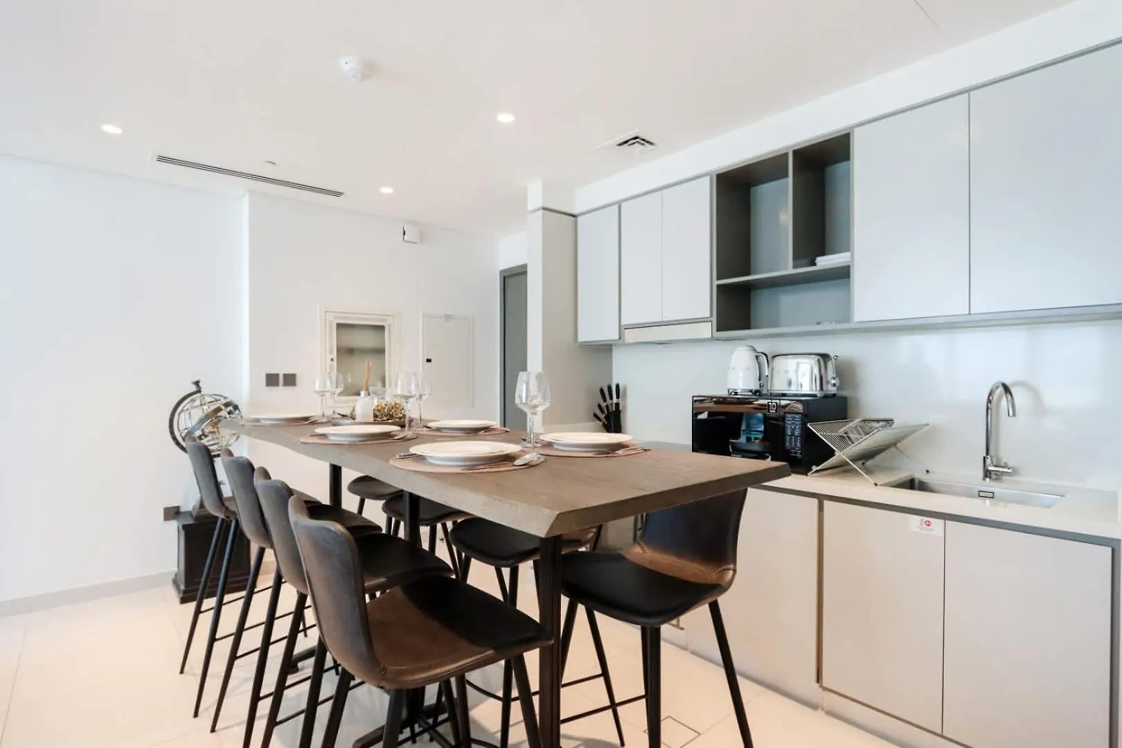 Livbnb - Chic 1Br, Beachfront & Marina Views Dubai